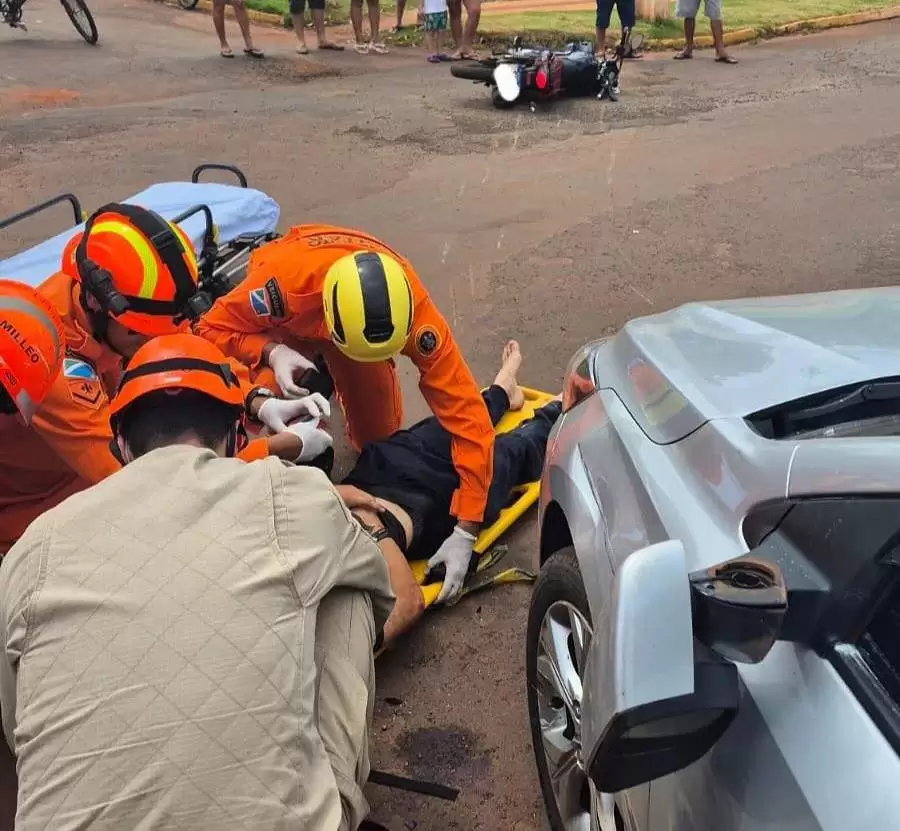 Acidente de trânsito deixa jovem ferido na Avenida Beija-Flor em São Gabriel do Oeste